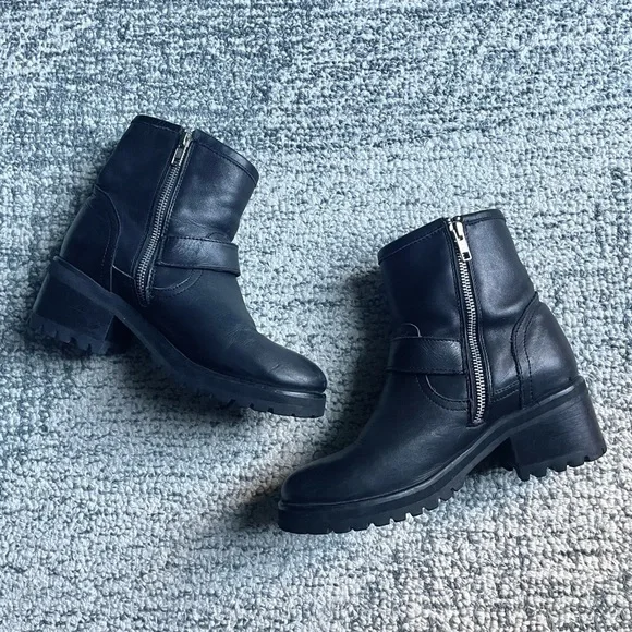 STEVE MADDEN “Gain” Genuine Leather Moto Boots Silver Buckles Lug Sole - Picture 5 of 9